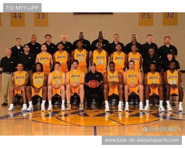 抵押 11 栋公寓换湖人，46 年套现百亿：巴斯家族的资本魔术