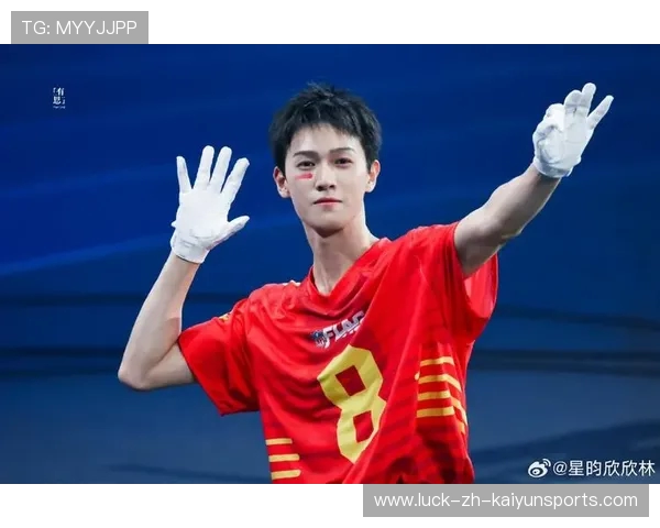 李昀锐邢武篮球路透释出！红色球服点燃体育生荷尔蒙风暴